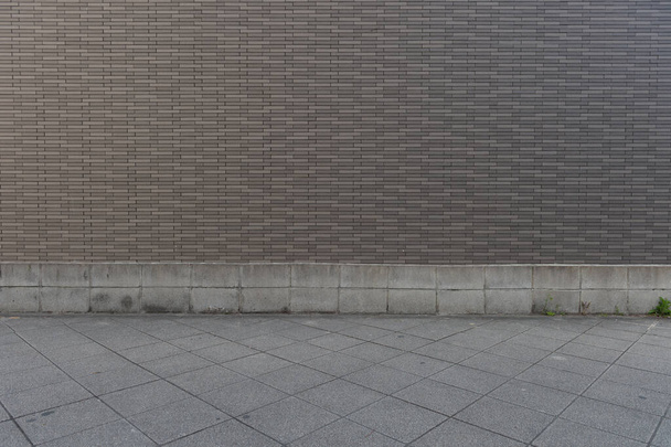 δρόμος τοίχο φόντο, Βιομηχανικό υπόβαθρο, άδειο grunge αστικού δρόμου με τοίχο αποθήκη τούβλο - Φωτογραφία, εικόνα
