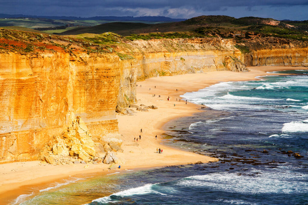 Dodici apostoli, famoso punto di riferimento lungo la Great Ocean Road, Victoria, Australia - Foto, immagini