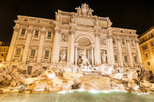 The monumental Trevi Fountain in Rome in Lazio, Italy - Foto, Imagem