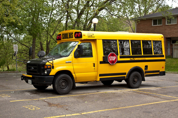 žlutý autobus - Fotografie, Obrázek