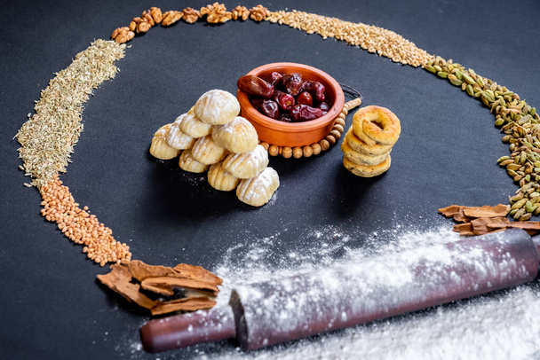 eid sladké ingredience dohromady na jednom stole - Fotografie, Obrázek