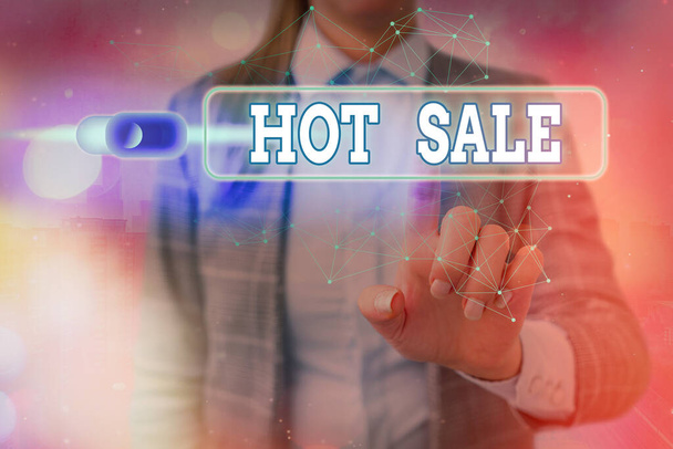 Słowo pisanie tekstu Hot Sale. Koncepcja biznesowa dla bardzo dobrej zniżki przedmiotów jest wyświetlana w ograniczonym czasie. - Zdjęcie, obraz