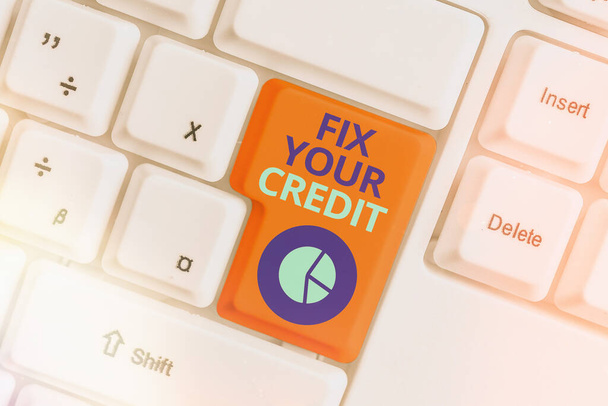 Kredi kartınızı düzeltmeyi gösteren kavramsal el yazısı. İş fotoğraflarının gösterimi kredi veya ipotek almak için puanınızı yükseltir ya da artırır. - Fotoğraf, Görsel