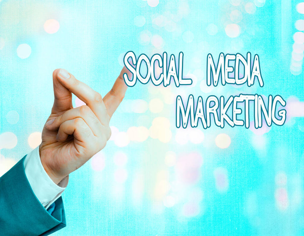 Handschrift tekst Social Media Marketing. Concept betekent het tonen van verbinden en delen via internet. - Foto, afbeelding