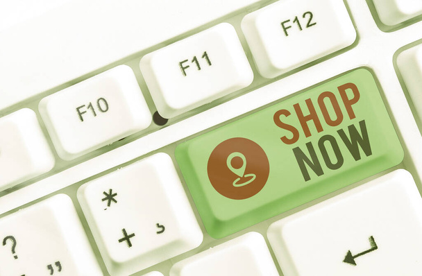 Escritura a mano de texto Shop Now. Concepto que significa banner de marketing que ayuda a reunir más compradores potenciales
. - Foto, imagen