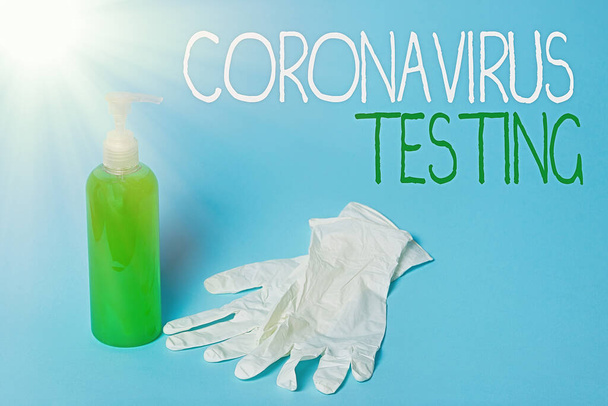 Scrittura concettuale a mano che mostra Coronavirus Testing. Testo fotografico aziendale Raccolta di campioni da un paziente valido per identificare SARSCoV2 Attrezzature mediche precauzionali primarie Protezione della salute. - Foto, immagini