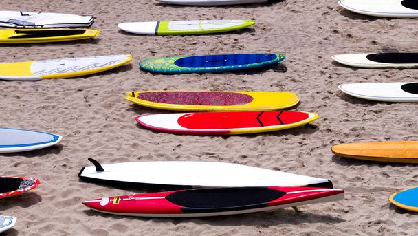 Surfboards on the beach in southern California - Foto, Imagen
