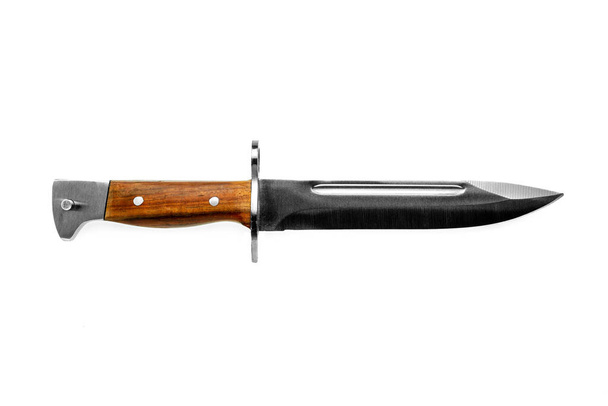 couteau de combat vintage baïonnette isolée sur fond blanc
. - Photo, image