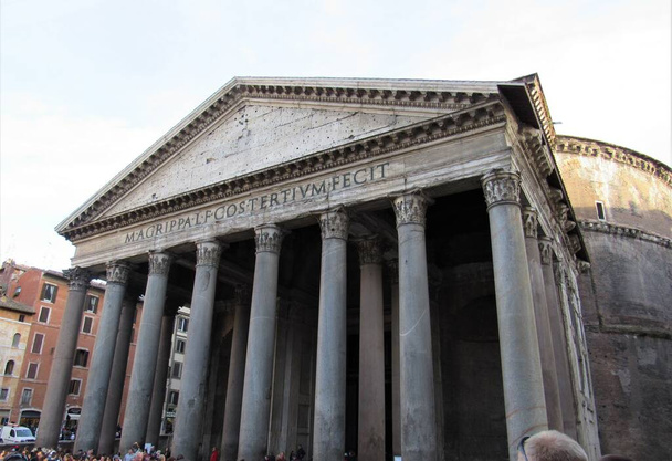 Vue rapprochée du Panthéon à Rome, Italie  - Photo, image