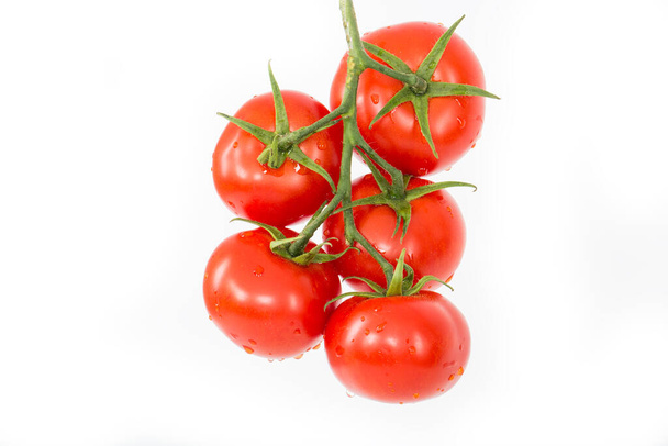 tomates rouges fraîches sur fond blanc - Photo, image