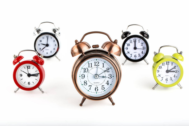 красочные часы будильника изолированы на белом фоне
 - Фото, изображение