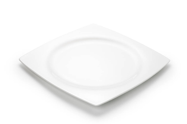 prázdný bílý talíř izolovaný na bílém pozadí. - Fotografie, Obrázek