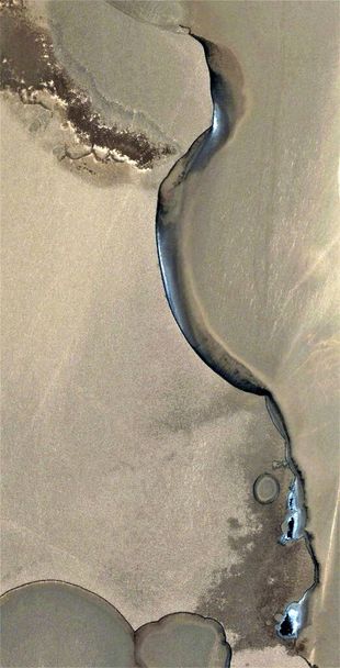 мираж, вертикальная абстрактная фотография пустынь Африки с воздуха, фото со склада, Жанр: Абстрактный натурализм, от абстрактного к фигуративному
,  - Фото, изображение