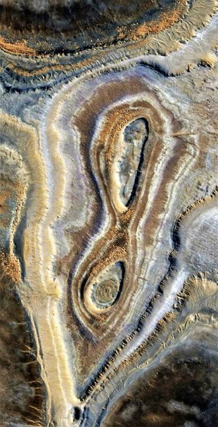 infinita, fotografía abstracta vertical de los desiertos de África desde el aire, foto de stock, Género: Naturalismo abstracto, de lo abstracto a lo figurativo
,  - Foto, Imagen