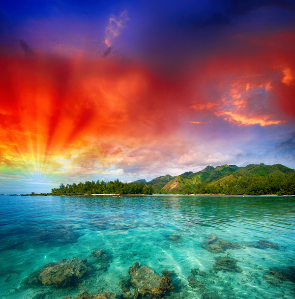 prachtige eiland uitzicht vanuit de Oceaan - Foto, afbeelding