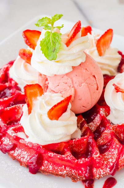Strawberry waffle - 写真・画像