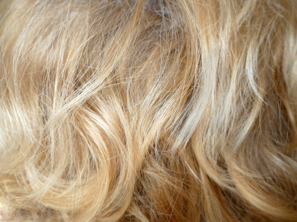 pelo rubio primer plano fondo, textura del pelo de la mujer
 - Foto, imagen