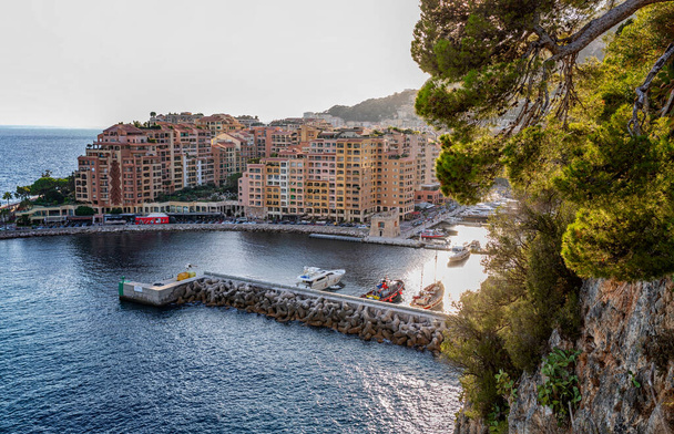Monte Carlo, Monaco, 10/05/2019: View of the marina and luxury houses in the rich European city on the Cote d'Azur. - Fotografie, Obrázek