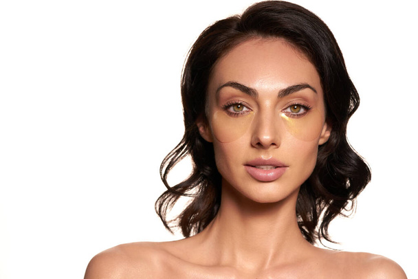 Szépség Divat Make up vonzó érzékeny nő kollagén szempárna foltok Egészséges kozmetikai - Fotó, kép