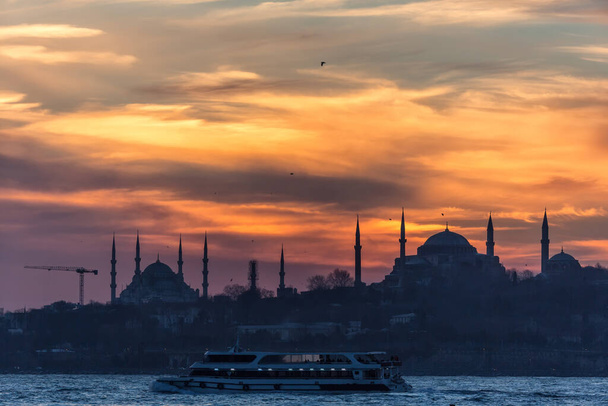 sunset over the sea in the evening, istanbul. turkey - Foto, imagen