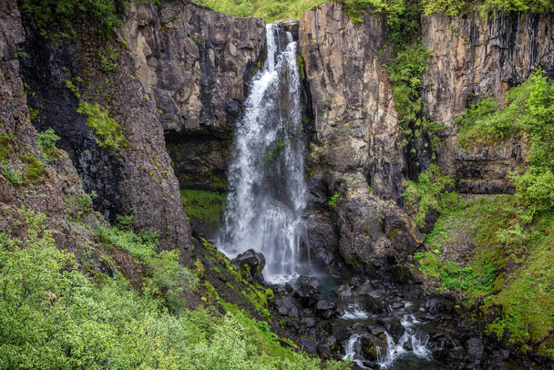 Hundafoss vodopád v přírodním parku Skaftafell na Islandu - Fotografie, Obrázek
