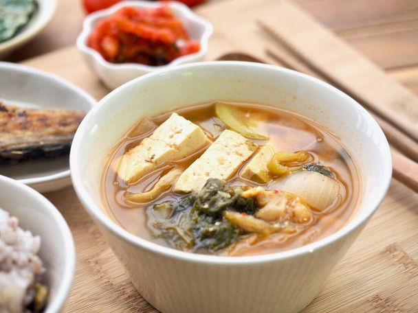 Korejské jídlo Sója Vložit dušené maso, doenjangguk, miso polévka - Fotografie, Obrázek