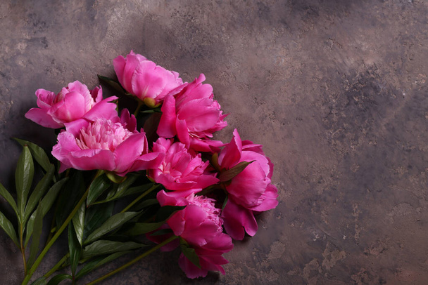 csendélet bazsarózsa virágok háttér és dekoráció - Fotó, kép