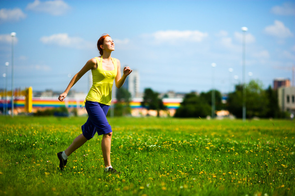 Vrouw joggen - Foto, afbeelding