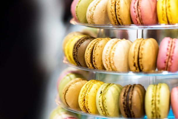 Ein Set köstlicher Macarons, französischer Makronen - Foto, Bild