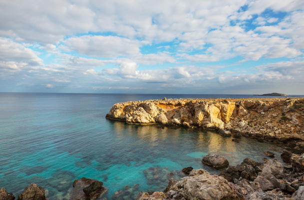 Hermosa playa en el norte de Chipre
 - Foto, imagen