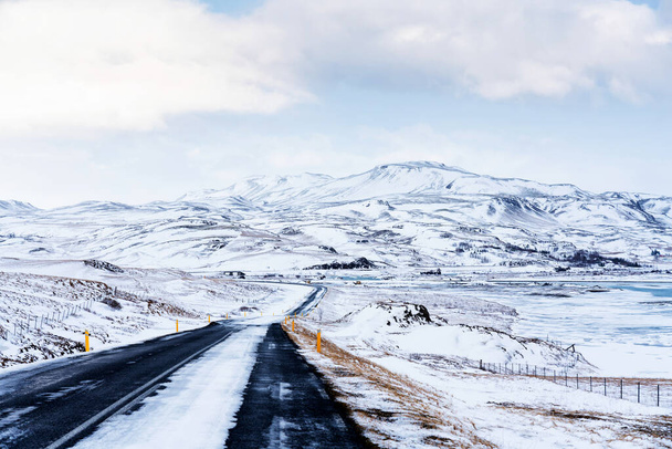 Impressive snowy landscape at the ring road in Iceland - Zdjęcie, obraz