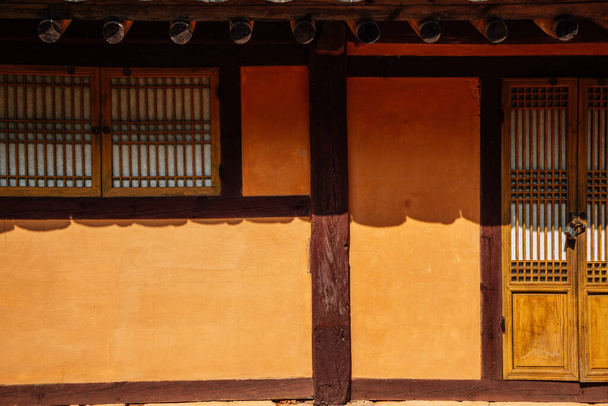 Gyodong Hyanggyo Konfuzianschule, koreanisches traditionelles Haus in Ganghwa-gun, Incheon, Korea - Foto, Bild