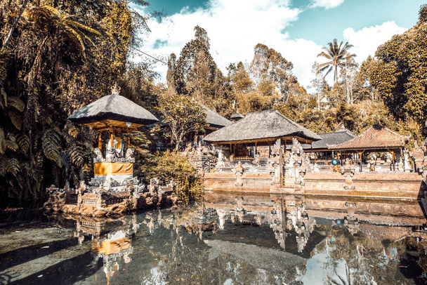 Ancien temple indonésien à Ubud  - Photo, image