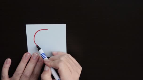 Geschäftsfrau zeichnet zornigen Smiley - Filmmaterial, Video