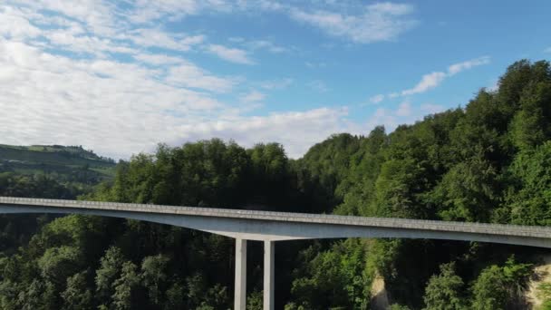 Két híd a Lorze folyó felett Zugban Svájcban - Felvétel, videó