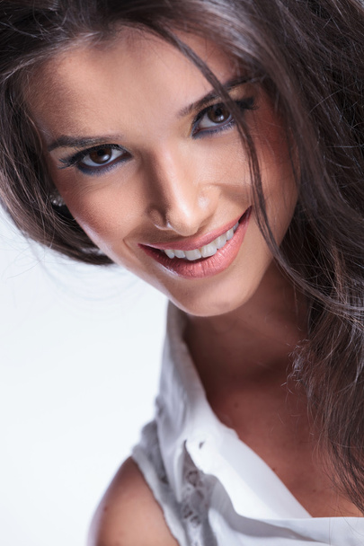 closeup picture of a young beauty woman smiling - Zdjęcie, obraz