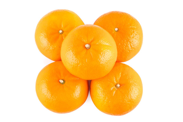grupo de naranja sobre fondo blanco fruta agricultura alimentos aislados
 - Foto, imagen