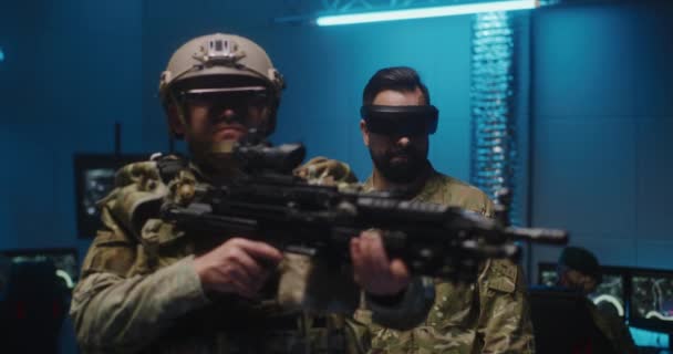 Soldaten die VR-technologie gebruiken - Video