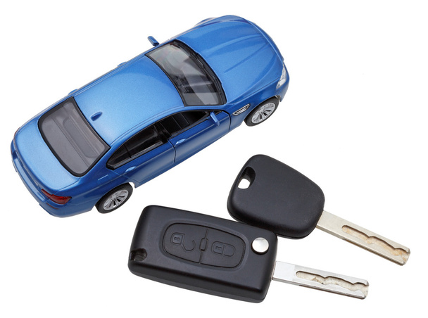 vista acima de duas chaves do veículo e carro modelo
 - Foto, Imagem
