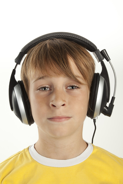 αγόρι με ακουστικά - Φωτογραφία, εικόνα