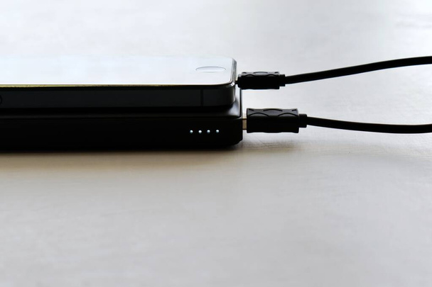 indicador de carga de banco de potência para smartphone
 - Foto, Imagem