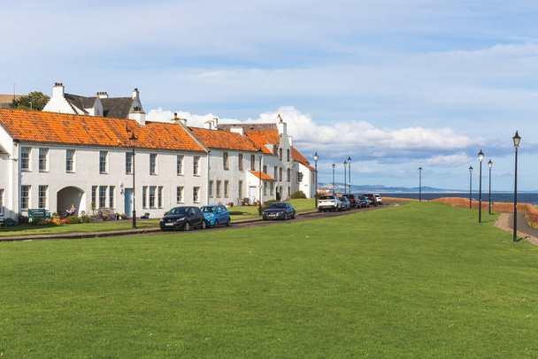 Λευκά σπίτια στην Παν Χα 'Ντάισαρτ Φάιφ Σκωτία. Υψηλής ποιότητας φωτογραφία - Φωτογραφία, εικόνα