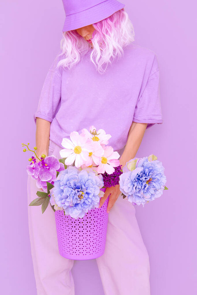 Purple Blooming mood. Hipster Vanilla flowers Girl. Fashion concept  ideal for bloggers, websites, magazines, business owners, instagram - Foto, afbeelding
