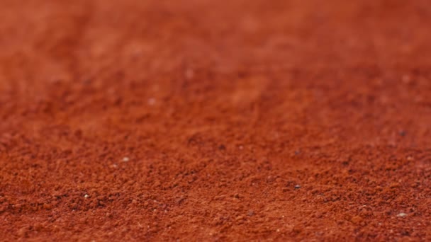 Achtergrond van een rode klei tennisbaan, dolly, 4k - Video