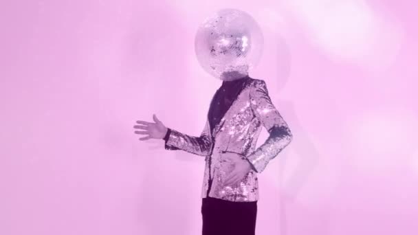 Mr disco ball wearing silver jacket dancing - Footage, Video