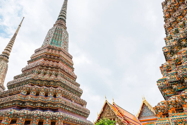 Wat Pho 'daki Chedi, Pho tapınağı,' Yaslanan Buda Tapınağı 'Tayland Bangkok. - Fotoğraf, Görsel