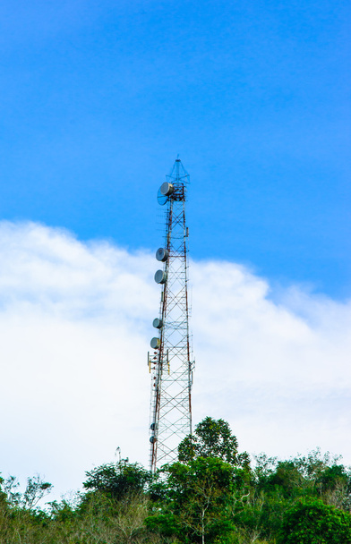 mobil vysoké věže a příroda - Fotografie, Obrázek