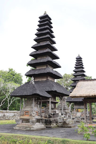 Territorium van tempel Taman Ayun, Indonesië  - Foto, afbeelding