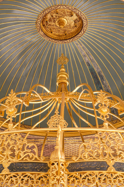 interior of the mosque dome - Foto, afbeelding