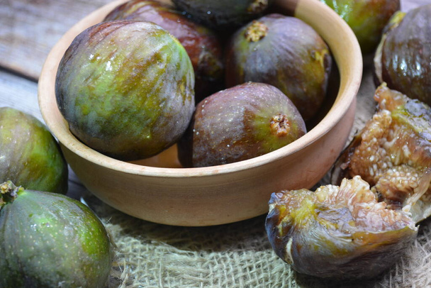 genine blak figs fresh fruit - Фото, изображение
